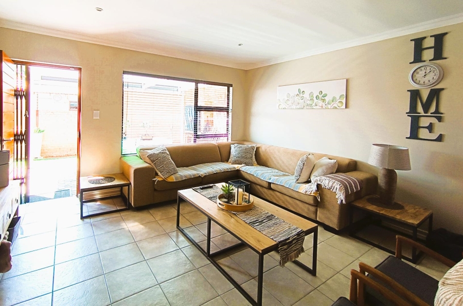 3 Bedroom Property for Sale in Langenhovenpark Free State